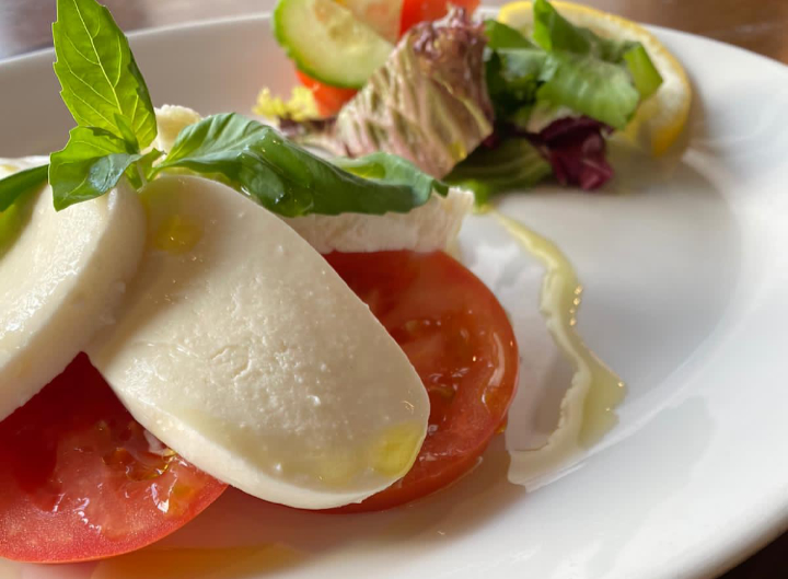 MOZZERALLA CAPRESE